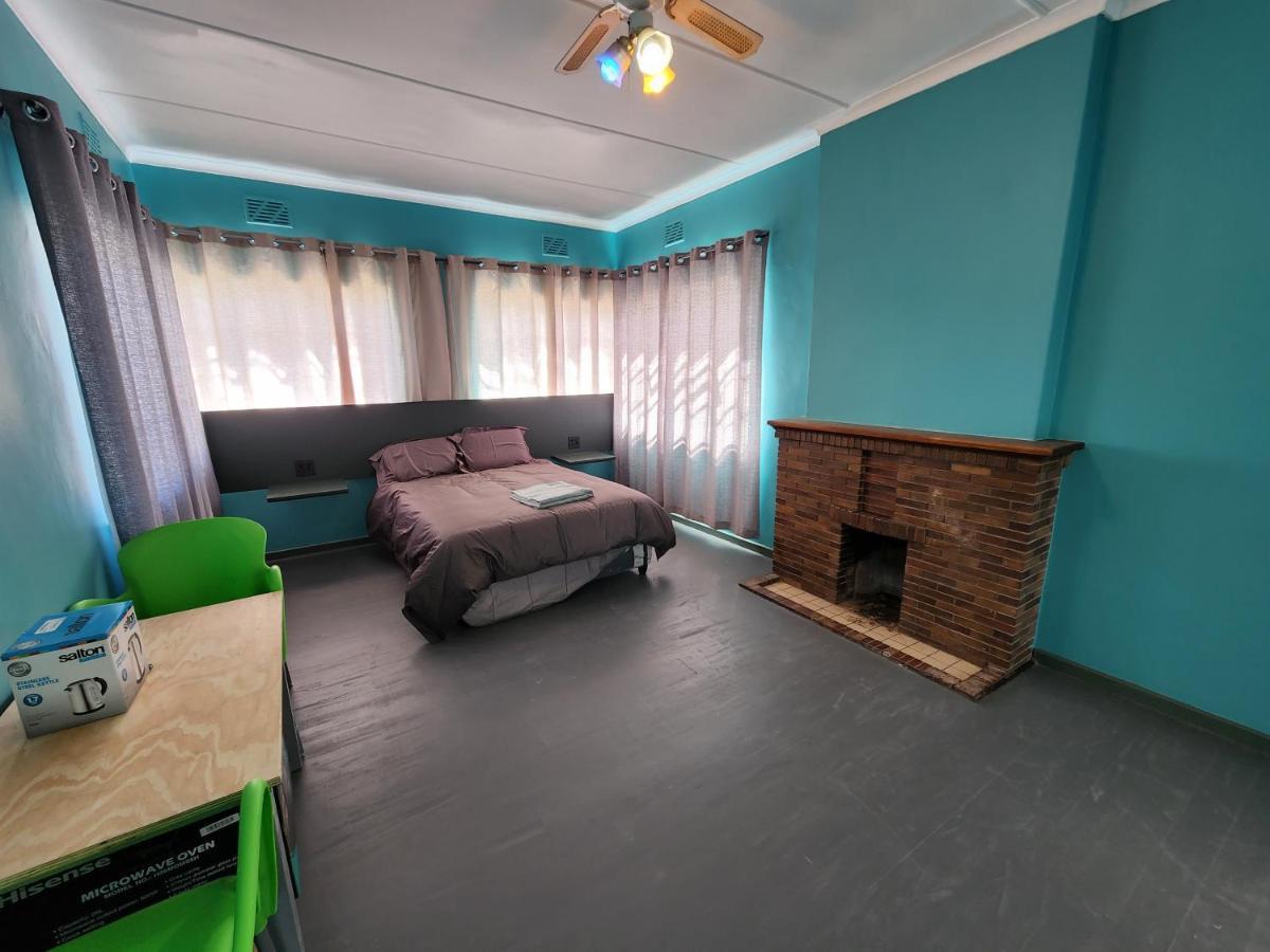 Hasate ,4 St Street Oakdale Belliville South Africa Kaapstad