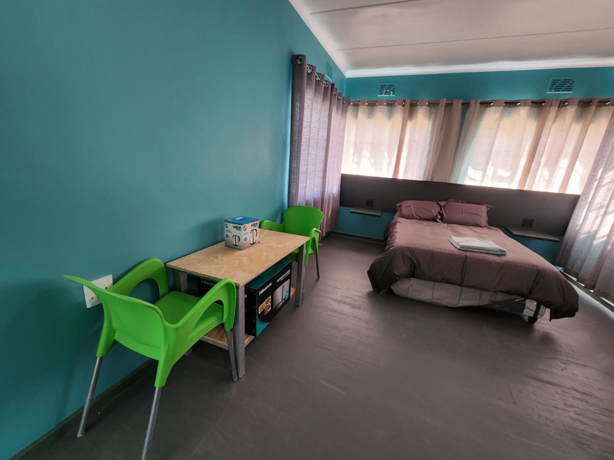 Hasate ,4 St Street Oakdale Belliville South Africa Gasthuis *