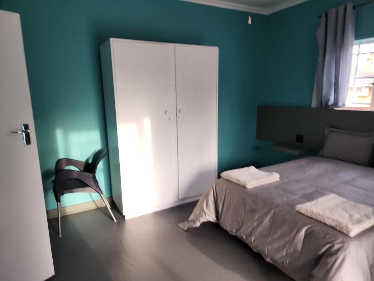 Hasate ,4 St Street Oakdale Belliville South Africa Gasthuis *