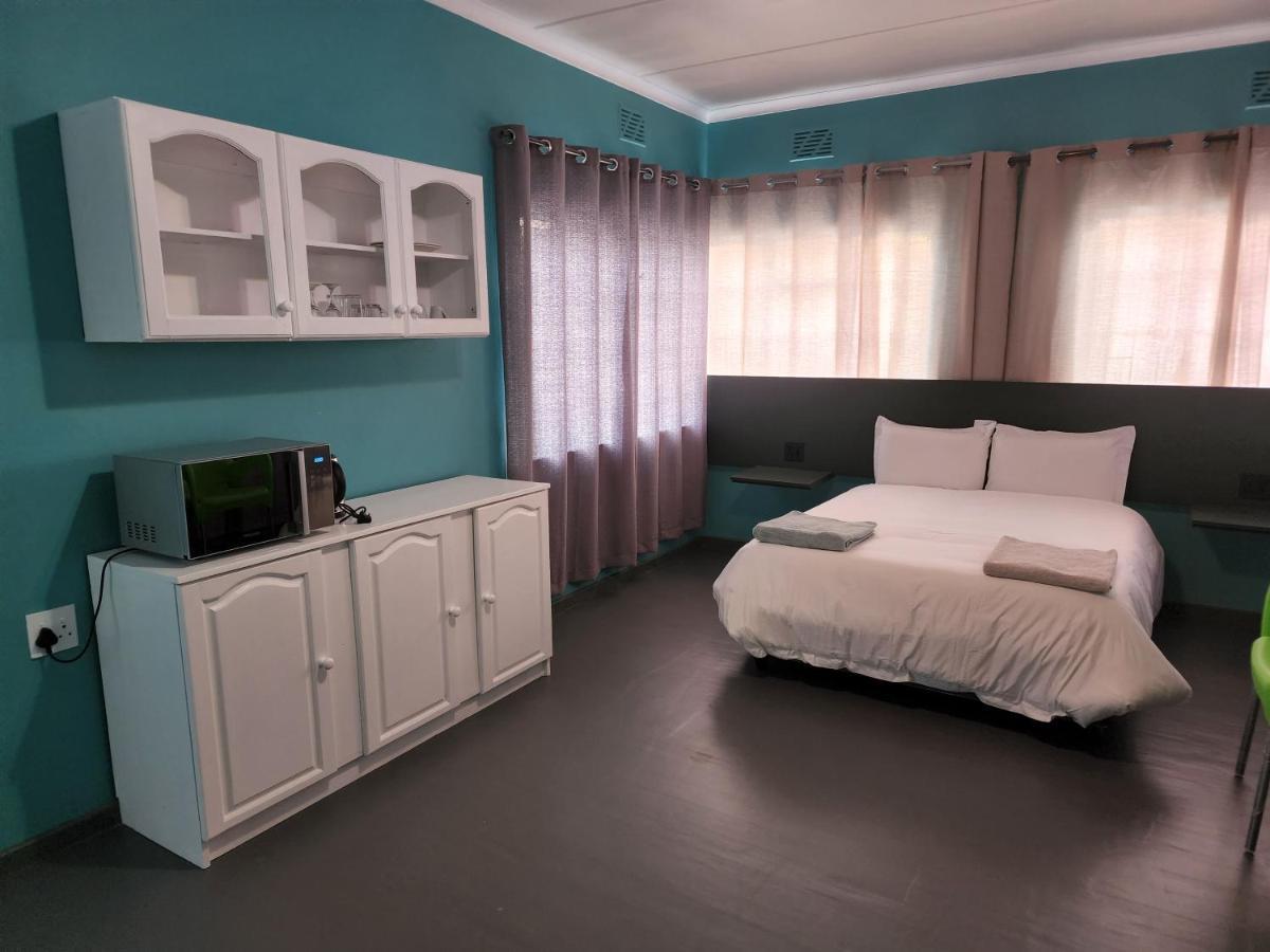 Hasate ,4 St Street Oakdale Belliville South Africa Kaapstad